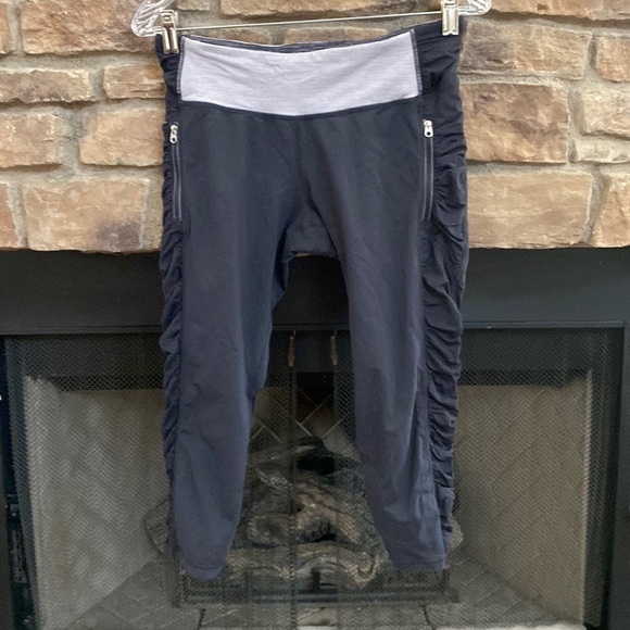 lululemon black white, gray yoga pants with rouching down the sides & pockets.4 - Picture 1 of 11